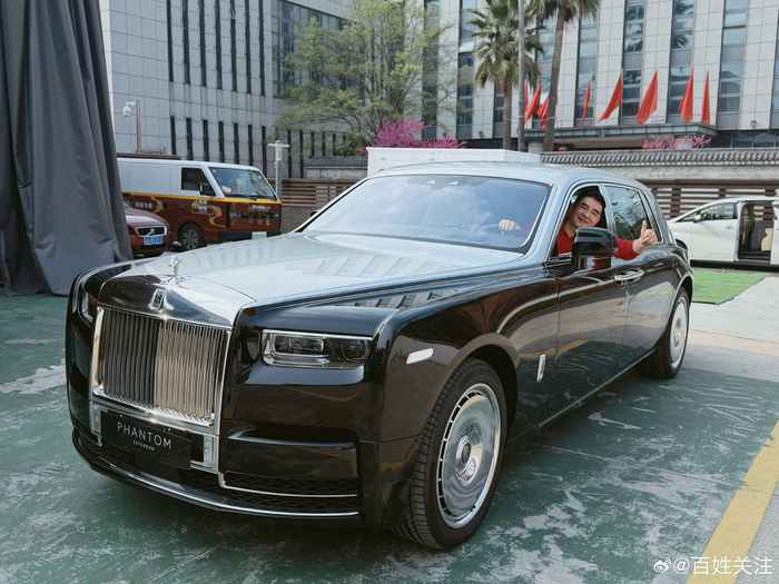 九游电脑版下载-陈光标赠张雪1300万劳斯莱斯，赞其撑起中国摩托车希望|幻影|赛车|葡萄牙|南京|锦标赛_新浪体育_新浪新闻